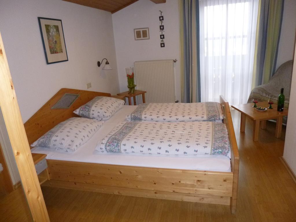 Gastehaus Fischer Hotell Eschlkam Rum bild