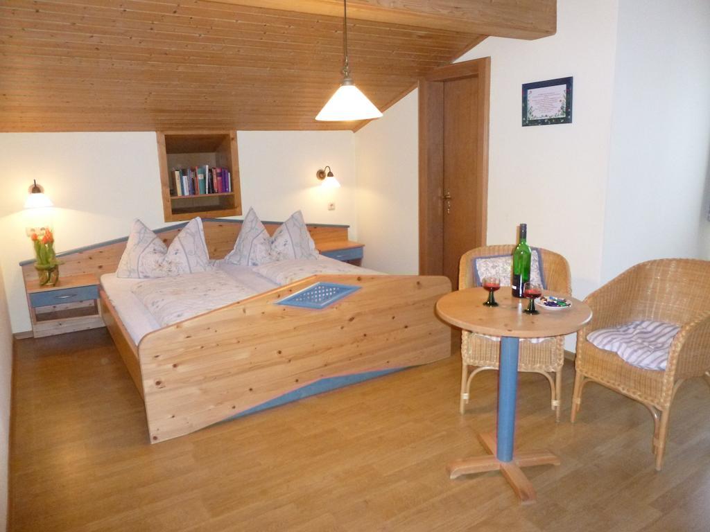 Gastehaus Fischer Hotell Eschlkam Rum bild