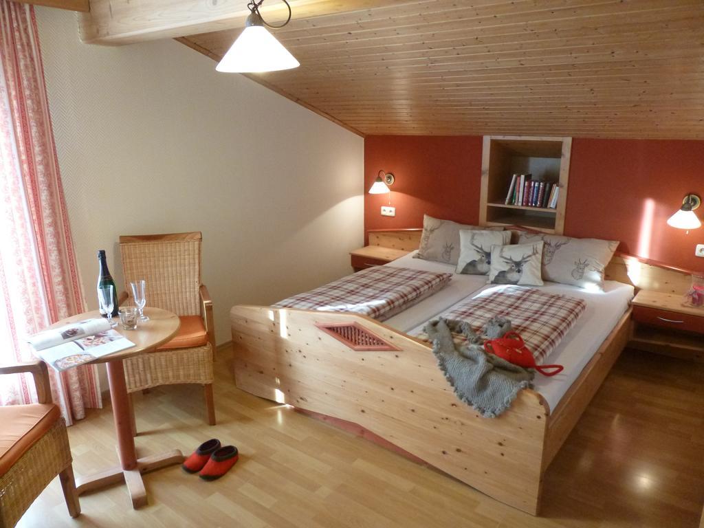 Gastehaus Fischer Hotell Eschlkam Exteriör bild